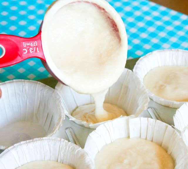DIY Pom Pom Cupcakes