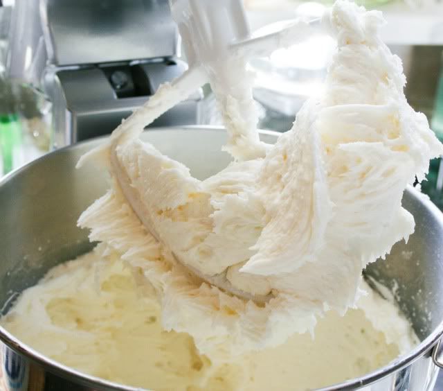 Cookies & Cups Marshmallow Buttercream Frosting