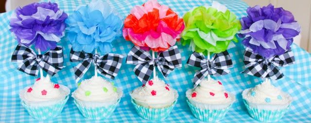 DIY Pom Pom Cupcakes
