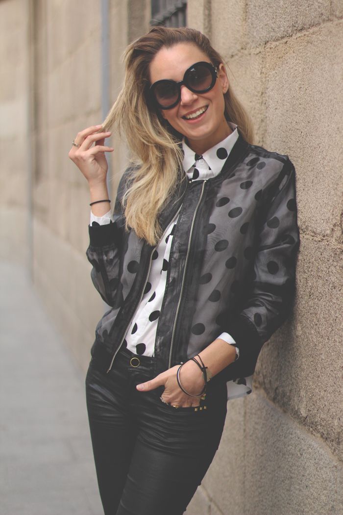 My Showroom eBay, camisa lunares, bomber, HM, look con vaqueros, Stradivarius, prada, optifactory, botas, Pilar Burgos, prada barroque, anillo, La Planta cactácea, La Señorita, Priscila Betancort, MY SHOWROOM, Carlos Toun,