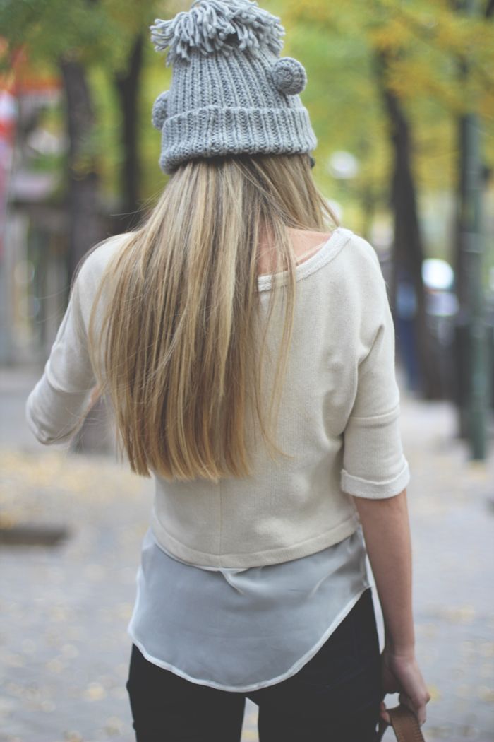 Blonde My Showroom, Priscila Betancort, Oakley Frogskins, Optifactory, Sarenza, blonde, fashion blogger, blog de moda, street style, gorro de lana, fashion pills, jeans, denim jacket