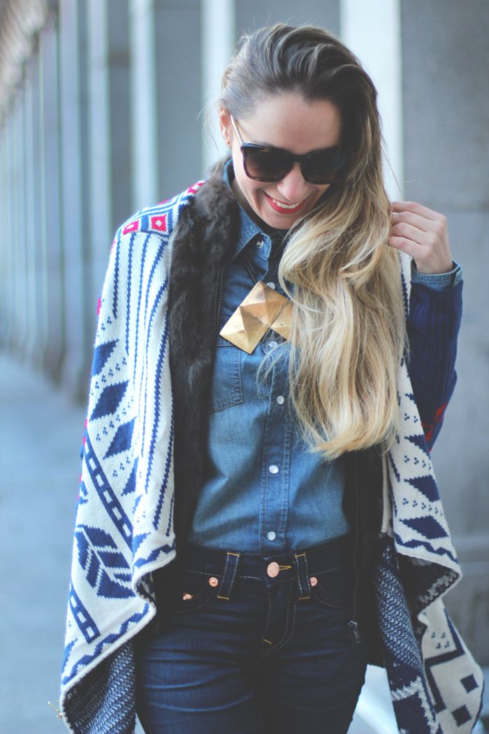 My Showroom Jeans, camisa vaquera, look con vaqueros, tendencia azteca, My Showroom, Priscila Betancort, look del día, botas,