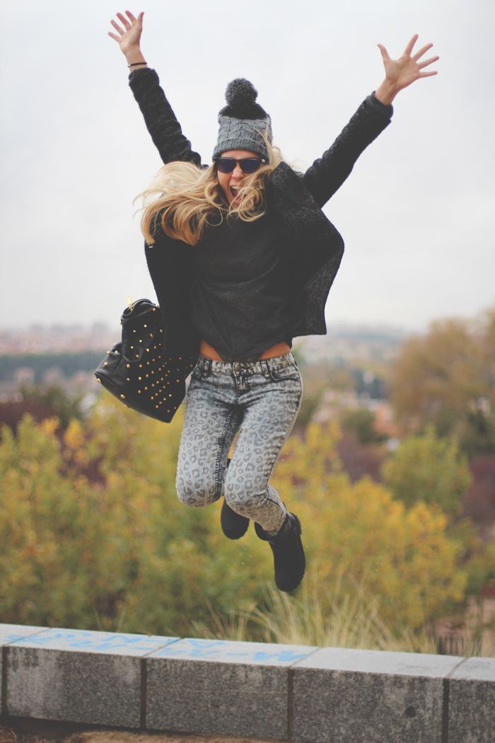 Jump!! My Showroom, Blanco, Homeless, look, outfit, winter 13, leopard jeans, blazer XL, gorro de lana, beanie, Oakley frogskins, mirror lens, gafas de espejo