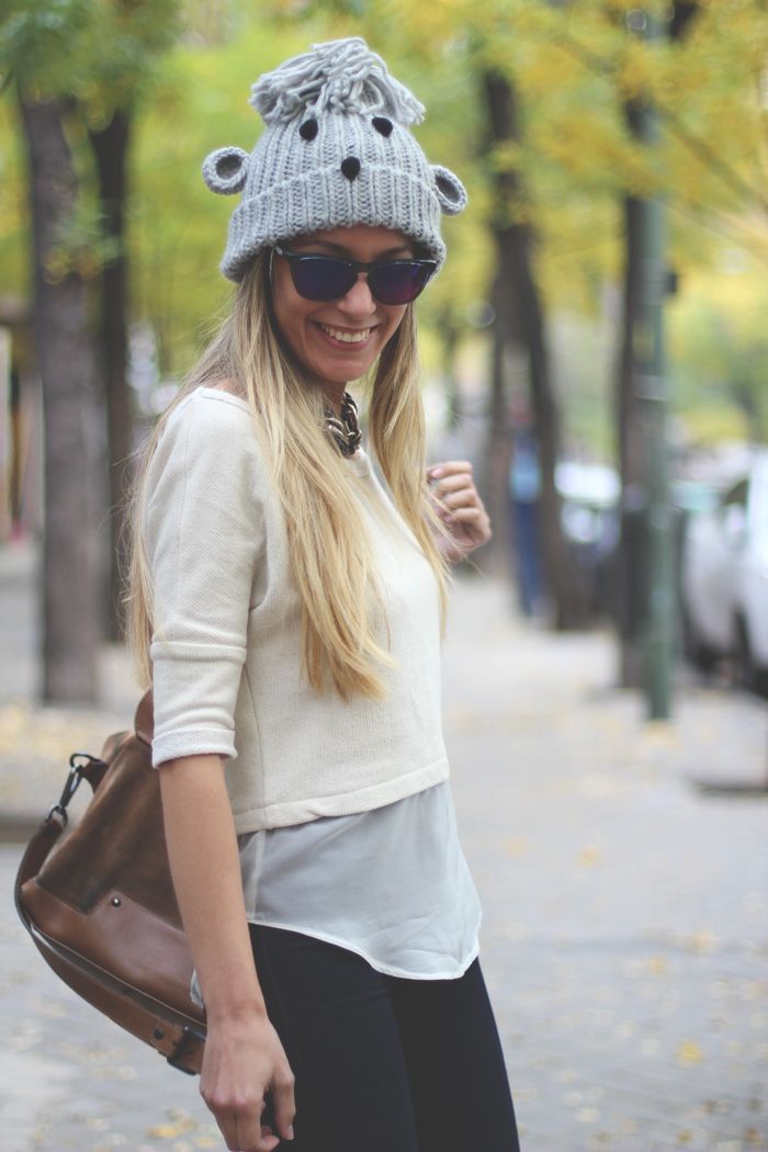 Bear Beanie My Showroom, Priscila Betancort, Oakley Frogskins, Optifactory, Sarenza, blonde, fashion blogger, blog de moda, street style, gorro de lana