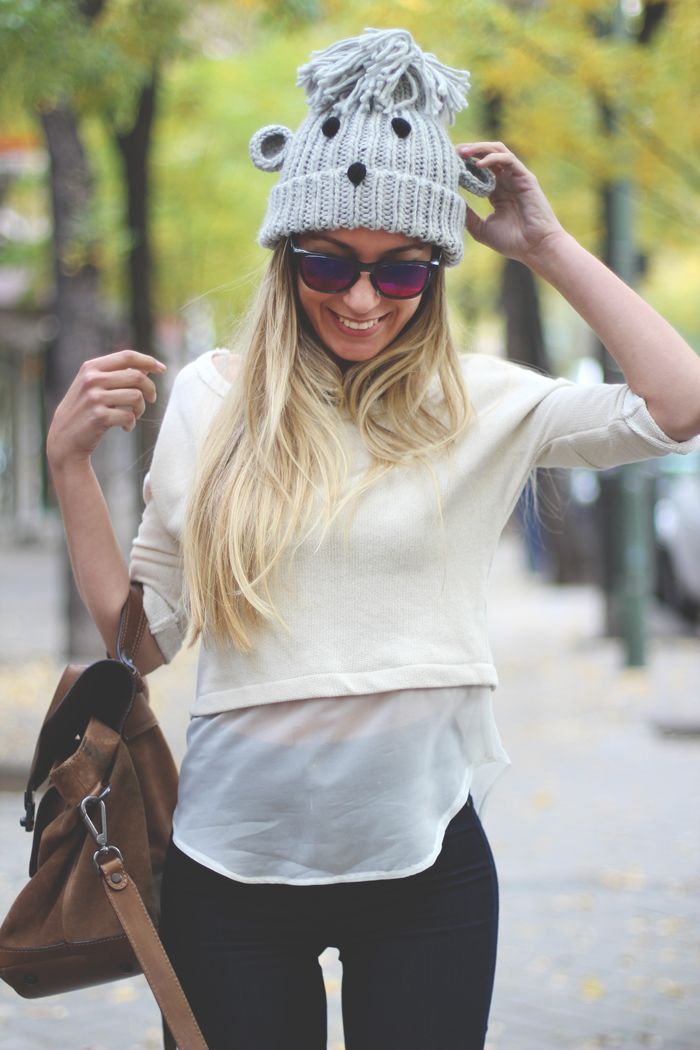 Bear Beanie My Showroom, Priscila Betancort, Oakley Frogskins, Optifactory, Sarenza, blonde, fashion blogger, blog de moda, street style, gorro de lana