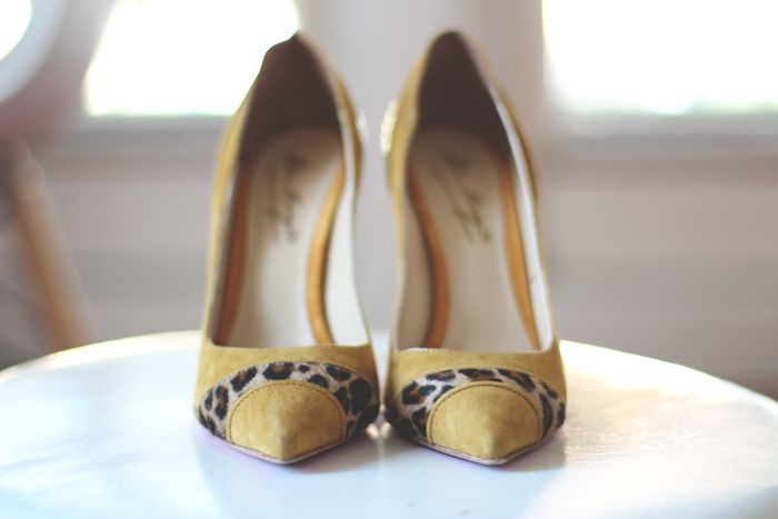 Pilar Burgos Pilar burgos, Heels, mostaza, zapatos de salón, stilettos, Leopard print
